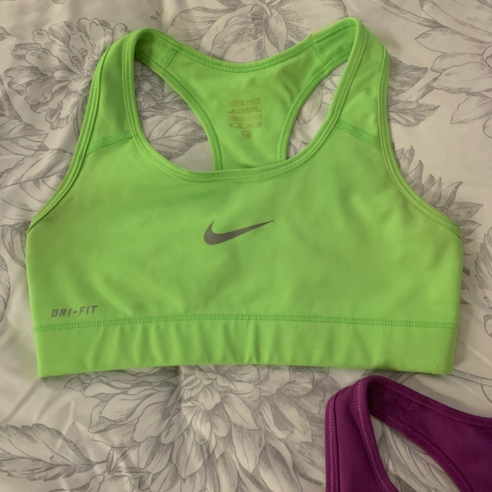 Medium Nike pro sports bra
